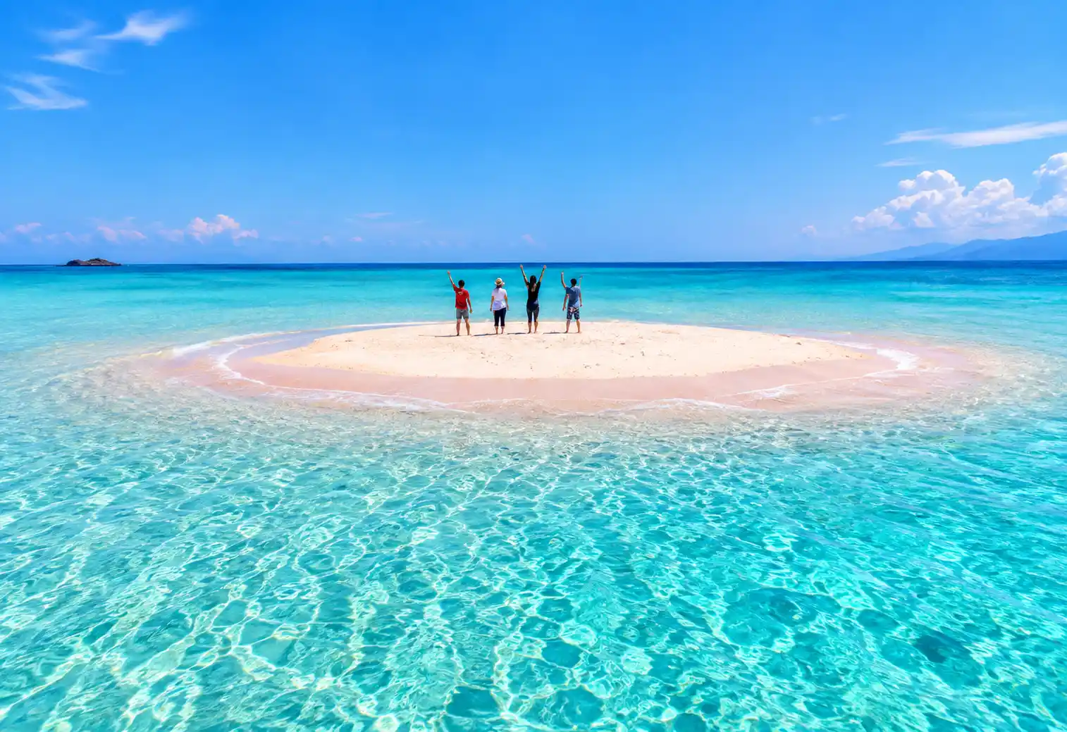 Tropical coastal scenery on the Pink Beach Lombok route