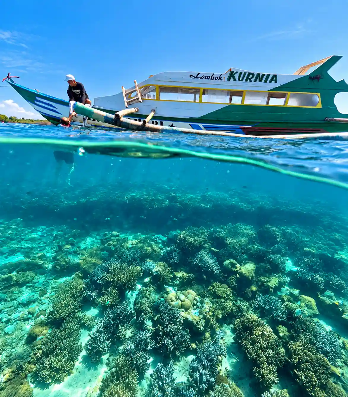 Turquoise tropical sea around Pink Beach Lombok